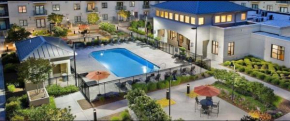 Cozy 1 Bed, Heart of SouthPark with Free Parking